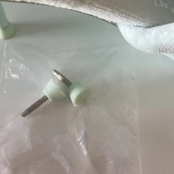 AUTHENTIC ALEXANDER WANG GREEN PADDED CRYSTAL LOGO JESSIE VELOUR HEELED SANDALS - Picture 7 of 8